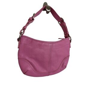 Danier Magenta Pink Pebbled Leather Hobo Shoulder Bag Adjustable Strap